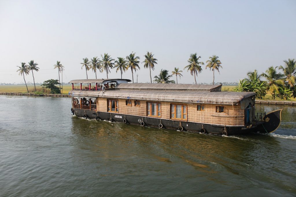 Exciting Kerala Houseboat Packages from Seasonz India Holidays