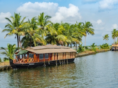 Kerala houseboat packages