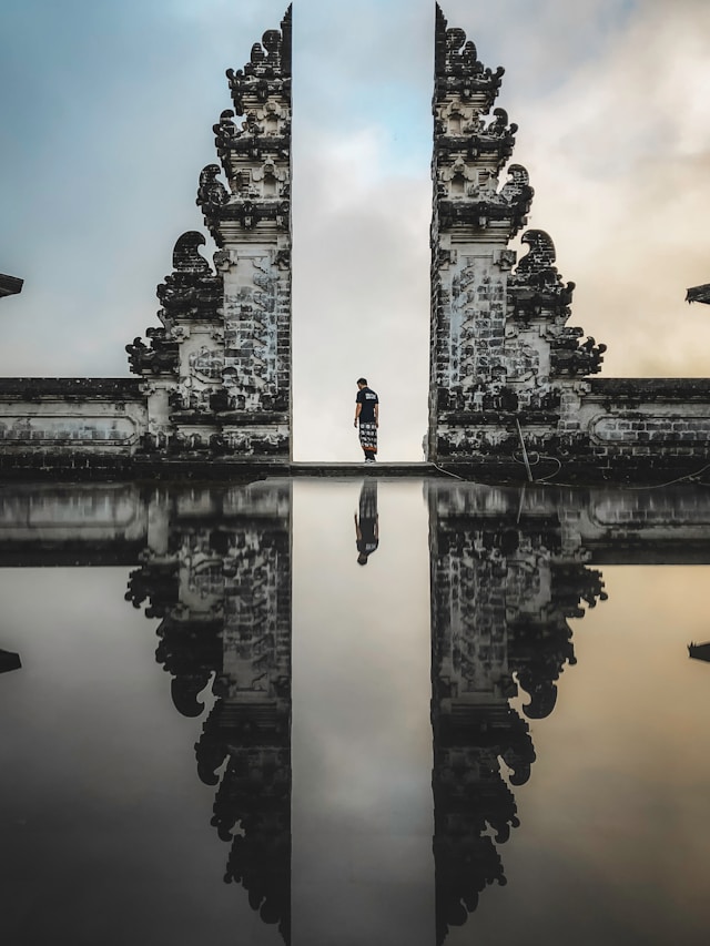 Embracing Romance in Paradise: Bali Tour Packages for Couples.